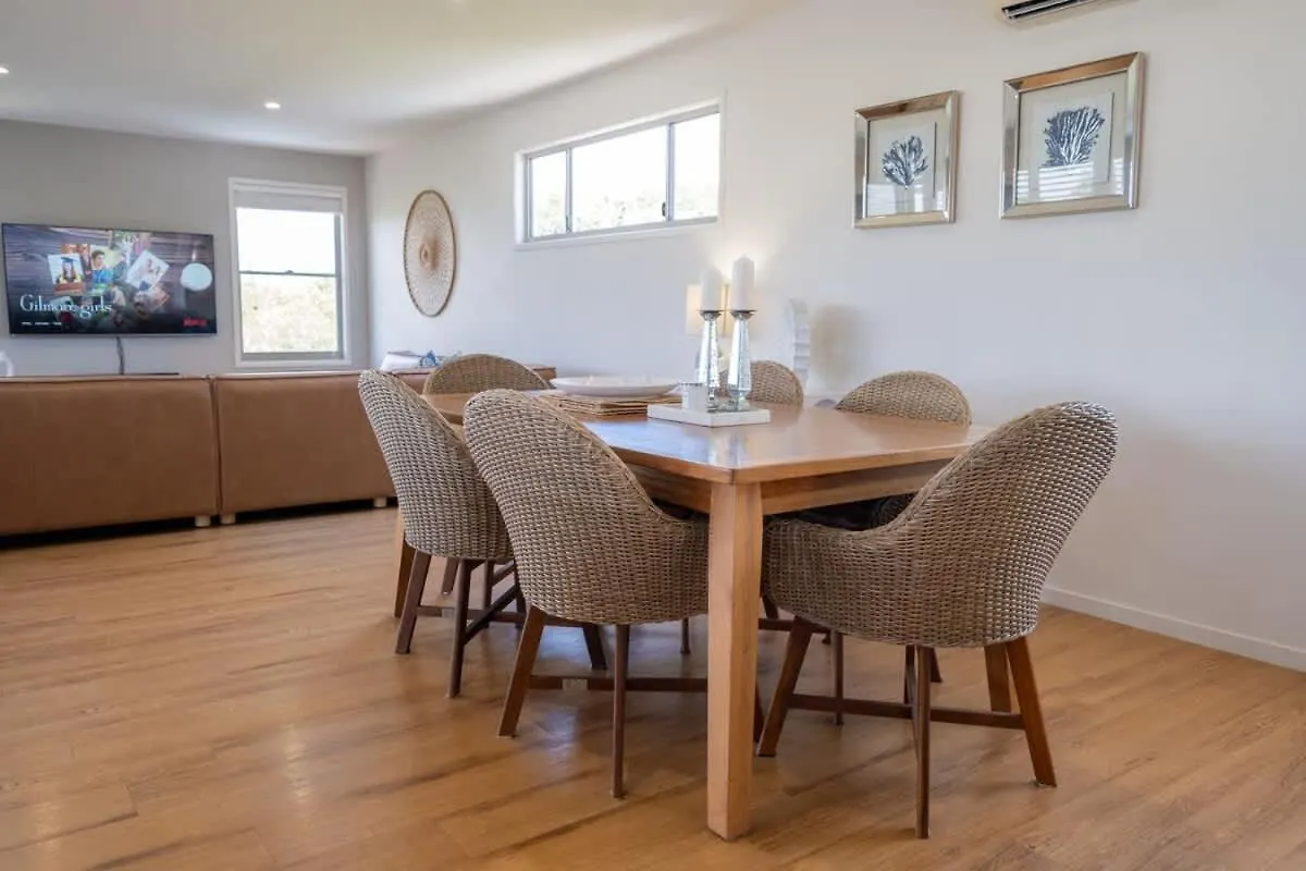 The Sunset Apartment On Orealla صن رايز بيتش 0*,